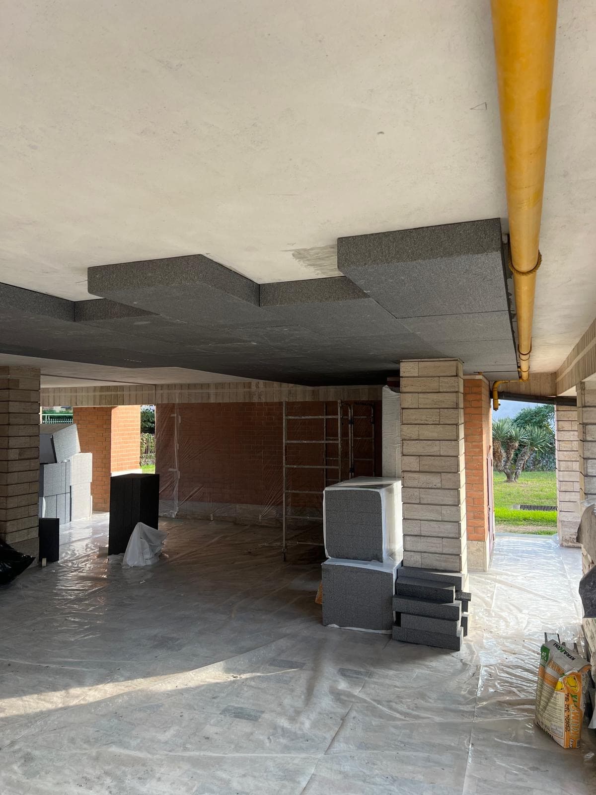 Isolamento termico a soffitto con pannelli coibentanti