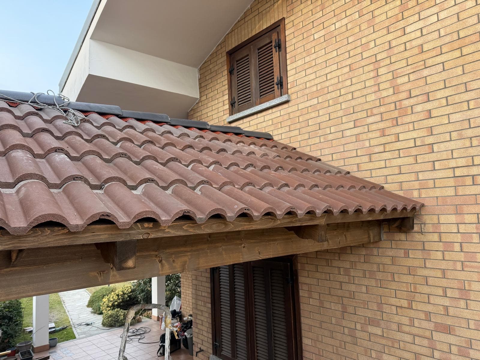 Realizzazione copertura in legno con tegole portoghesi