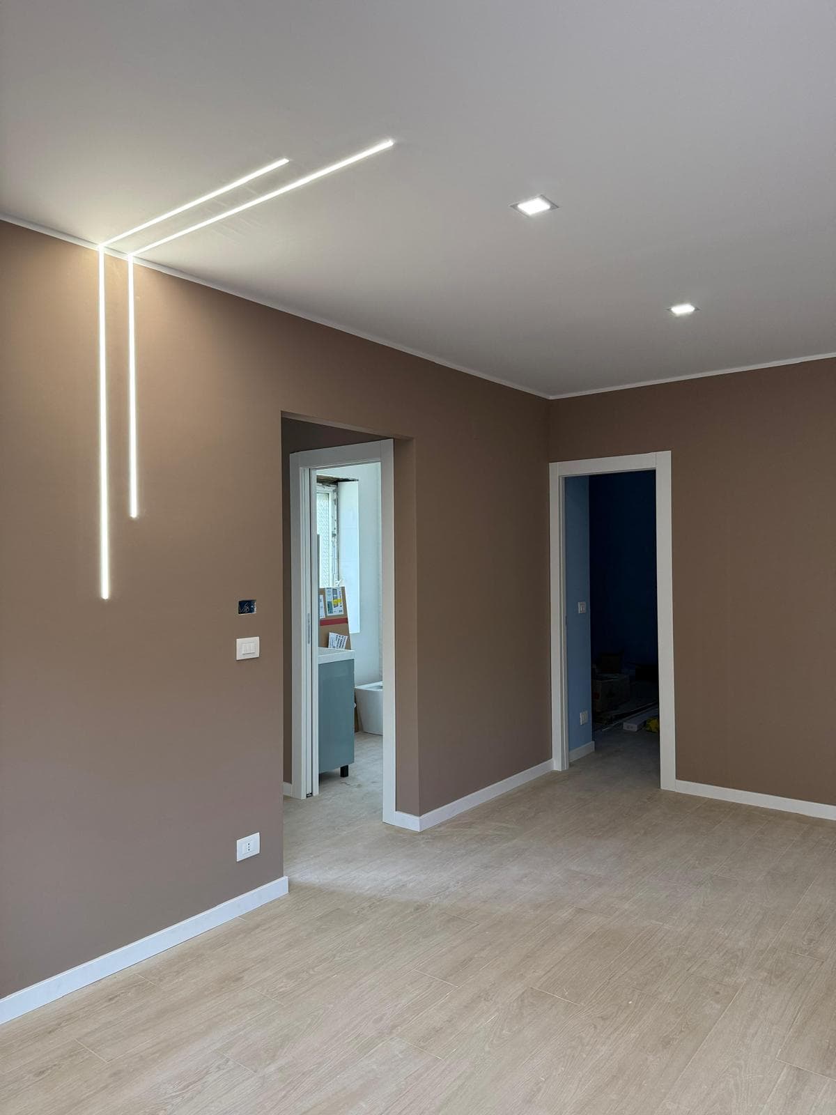 Ristrutturazione completa di un appartamento con nuove finiture e impianti